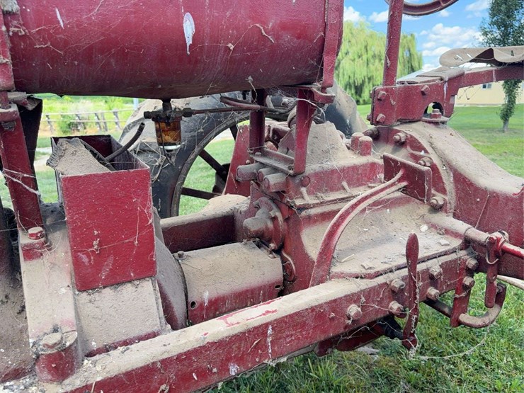 farmall-f-20-image-37