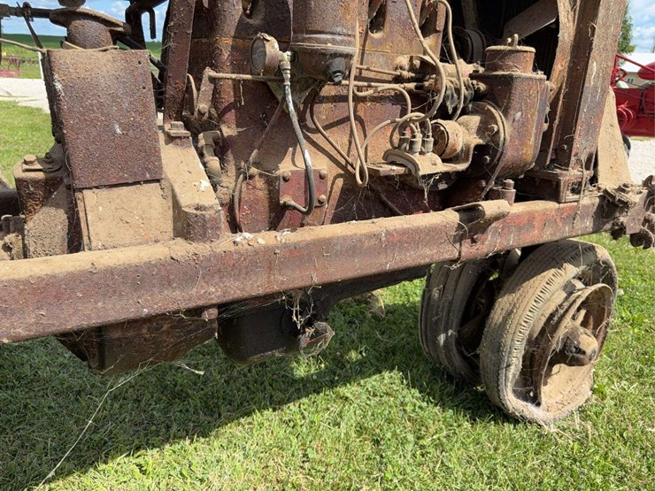 farmall-f-20-image-35