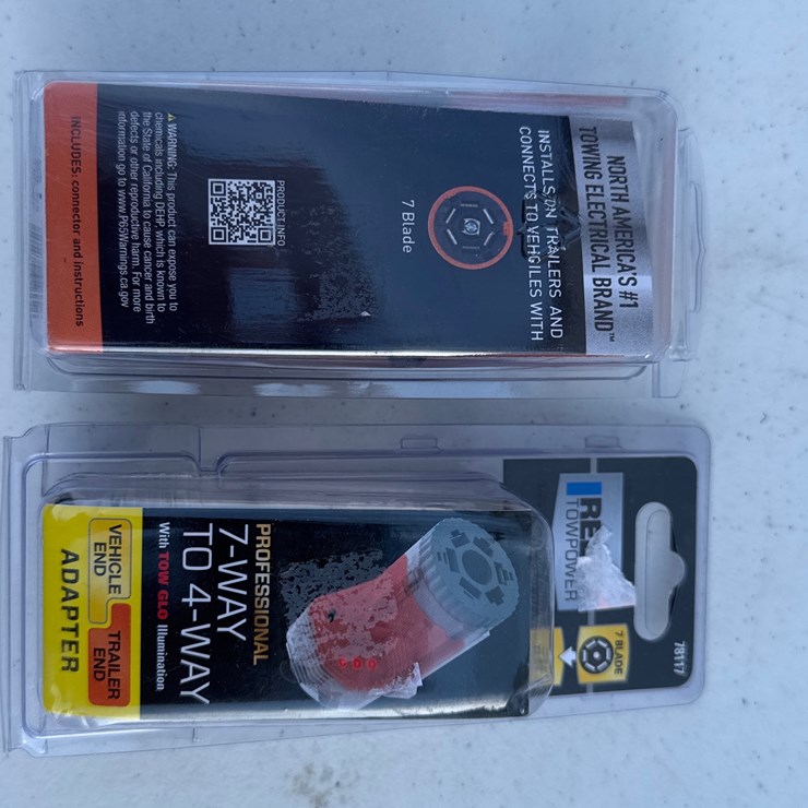 #1092 • Assorted Trailer Plugs