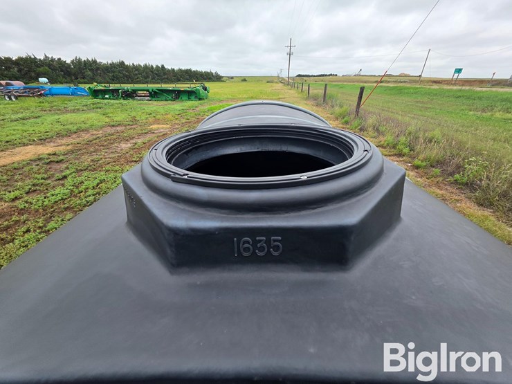 1600-gallon-poly-tank-image-9