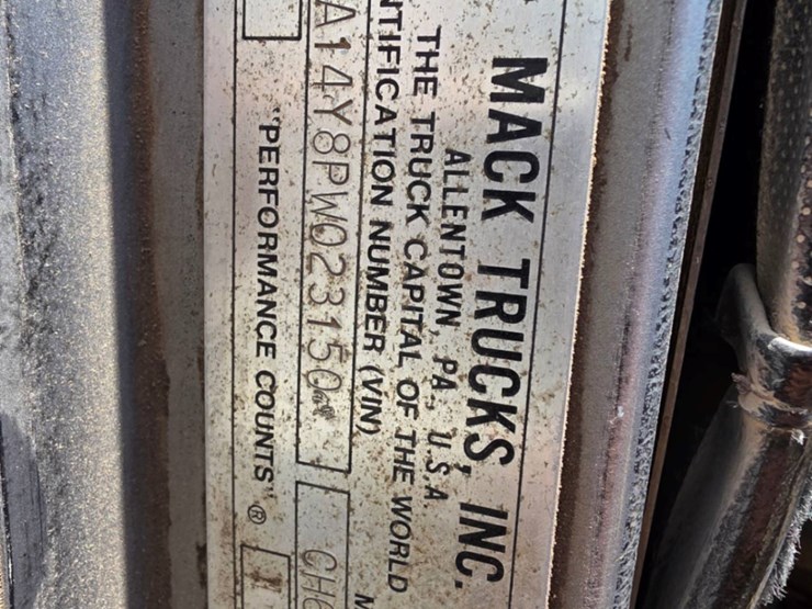 1993-mack-ch613-image-19