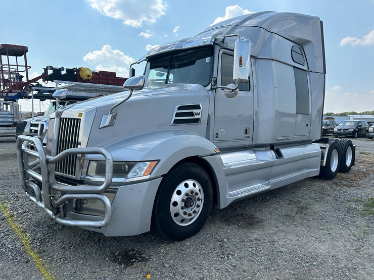 2018-western-star-5700-image-1