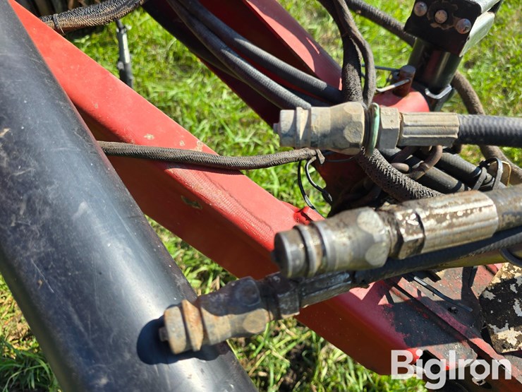 2005-case-ih-rbx562-image-11