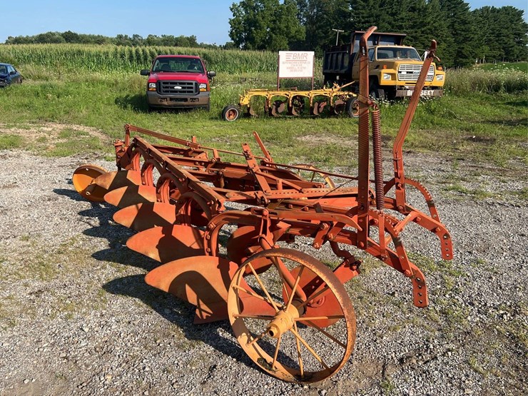 moline-5-bottom-plow-image-1