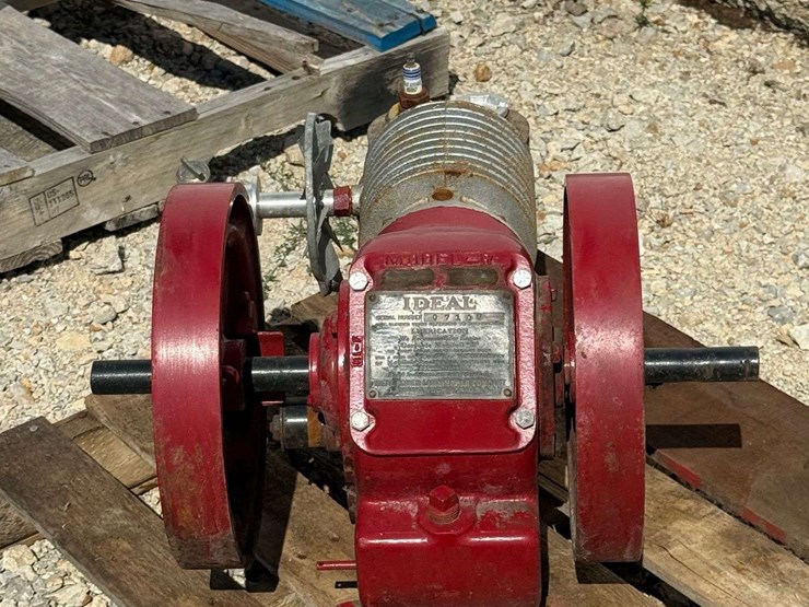 ideal-model-r-engine-image-2