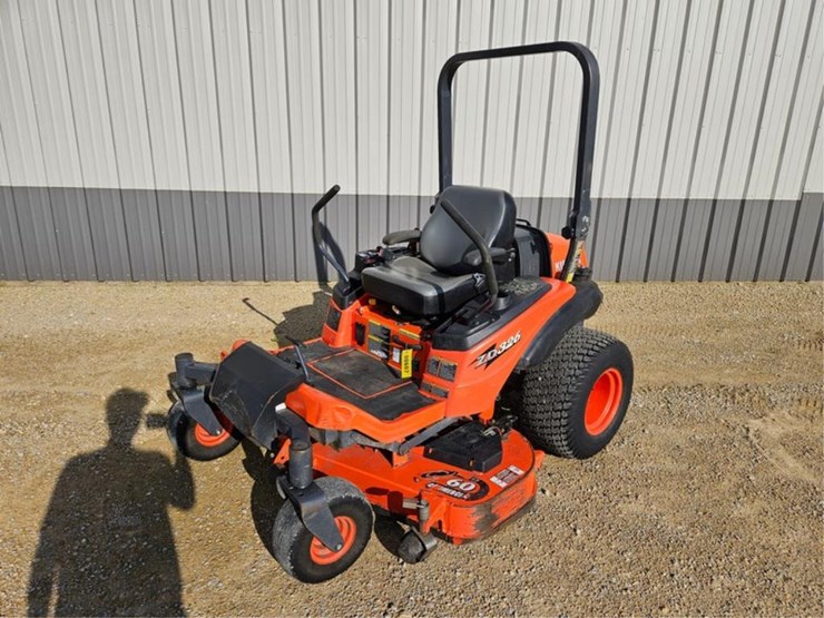 kubota-zd326-image-1