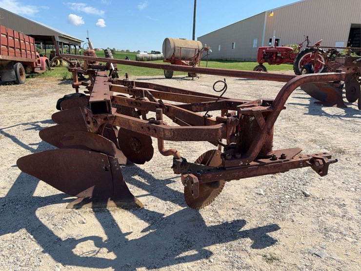 4-bottom-plow-image-4