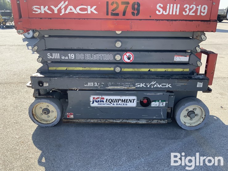 2013-skyjack-sjiii3219-image-18
