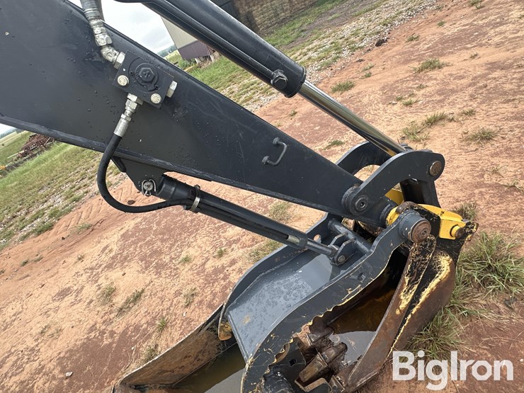 2020-deere-60g-image-13