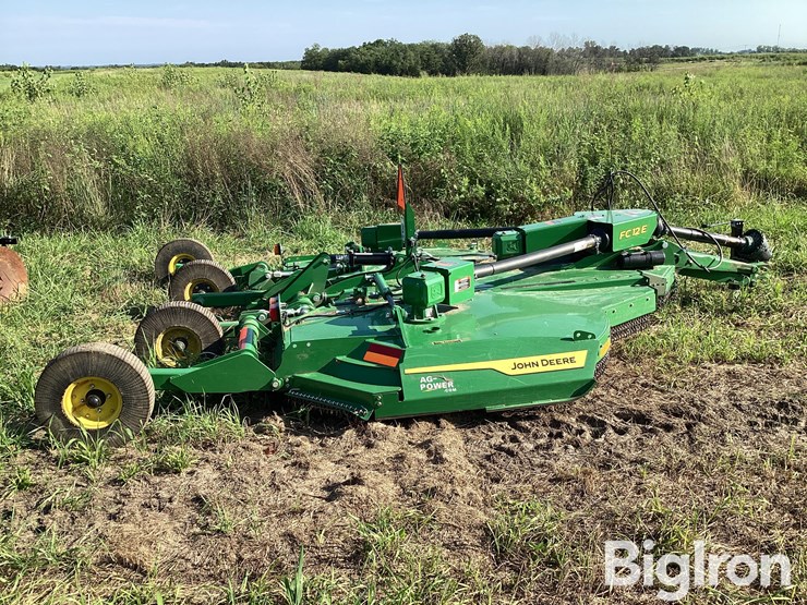 2022-john-deere-12-image-4