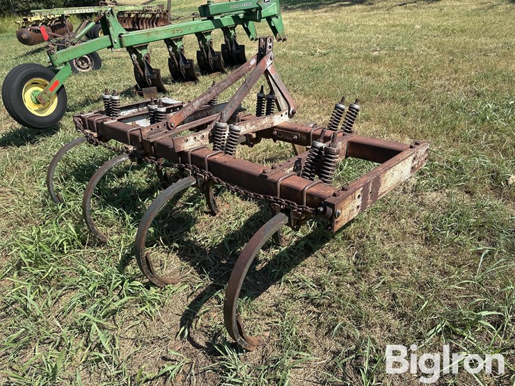 graham-b-sm8aa-3-pt-7-shank-chisel-plow-image-5