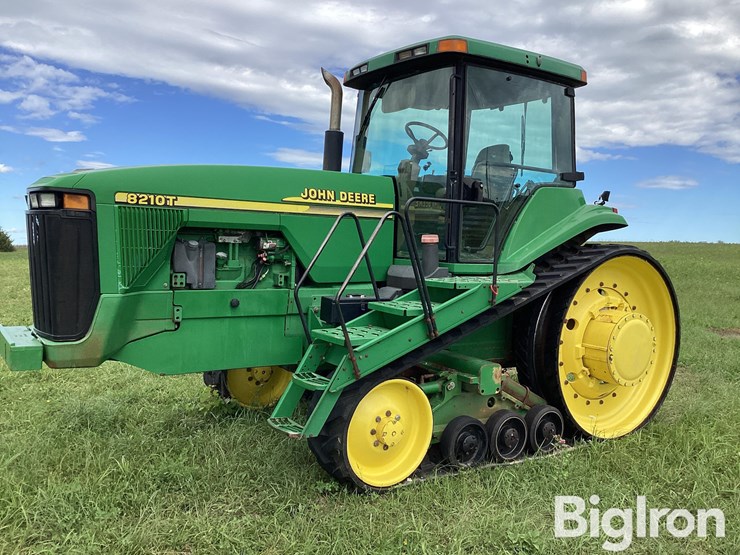 2001-john-deere-8210t-image-1