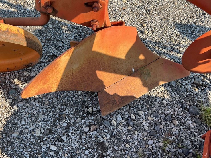 moline-5-bottom-plow-image-27