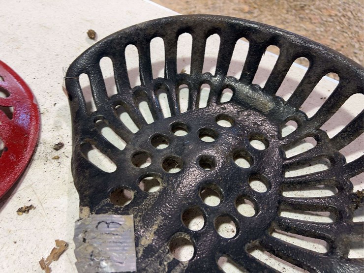 (3)-cast-iron-seats-image-13