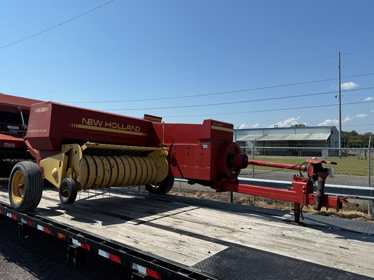 new-holland-311-image-1