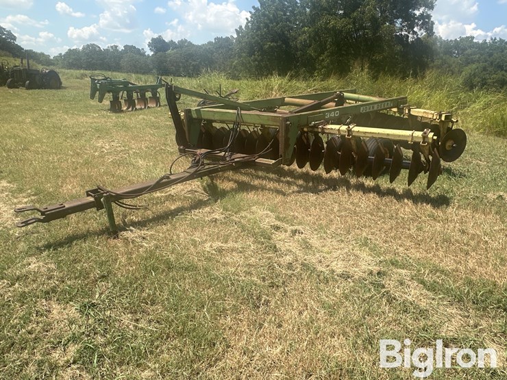 deere-tires-image-1