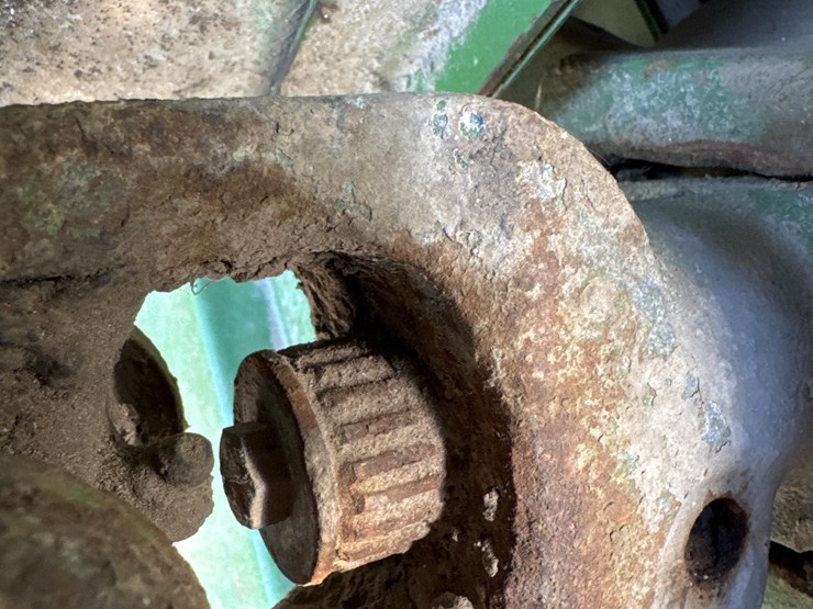 john-deere-700-image-8