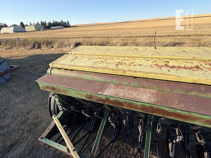 john-deere-8300-image-8