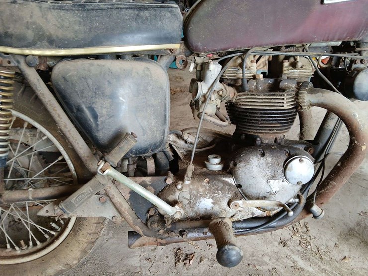 triumph-motorcycle-image-8