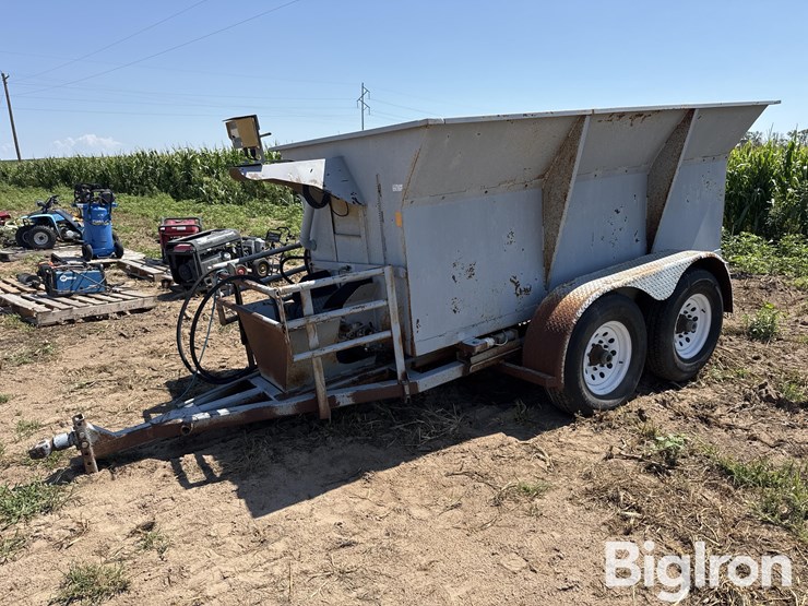 large's-wet-distillers-grain-feed-wagon-image-1