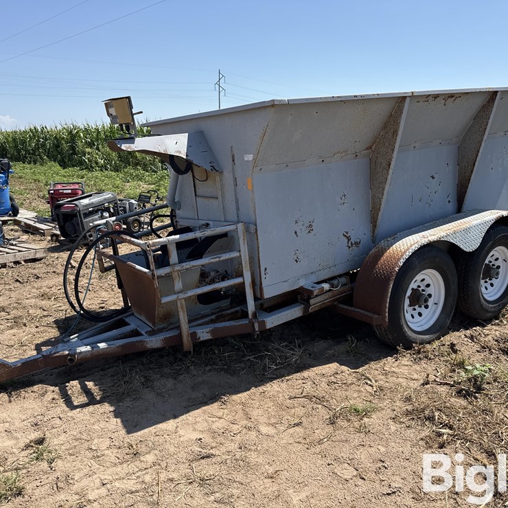 Large's Wet Distillers Grain Feed Wagon
