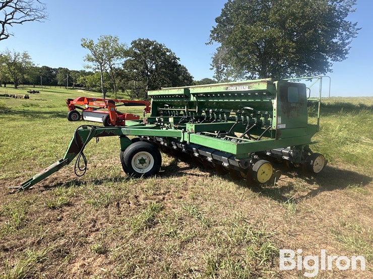 john-deere-750-image-1