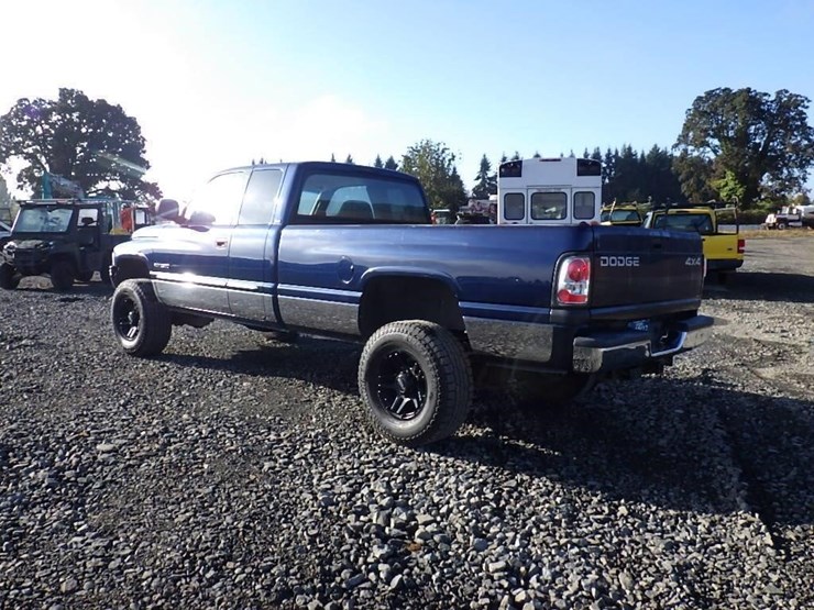 2001-dodge-2500-image-7