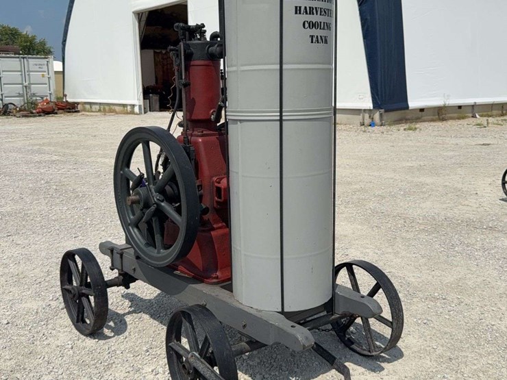 2-hp-international-harvester-“famous”-vertical-engine-with-cooling-tank-image-4