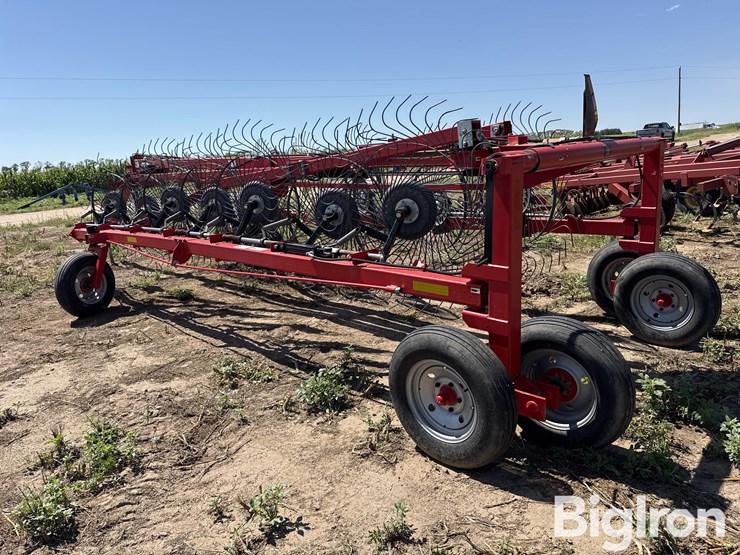 2016-massey-ferguson-3986-image-7