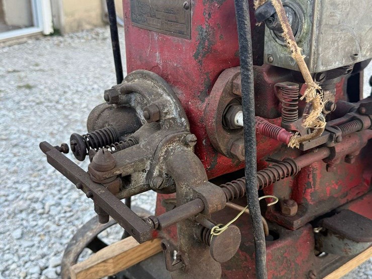 fuller-&-johnson-2-hp-hit-&-miss-engine-on-truck-cart-image-22