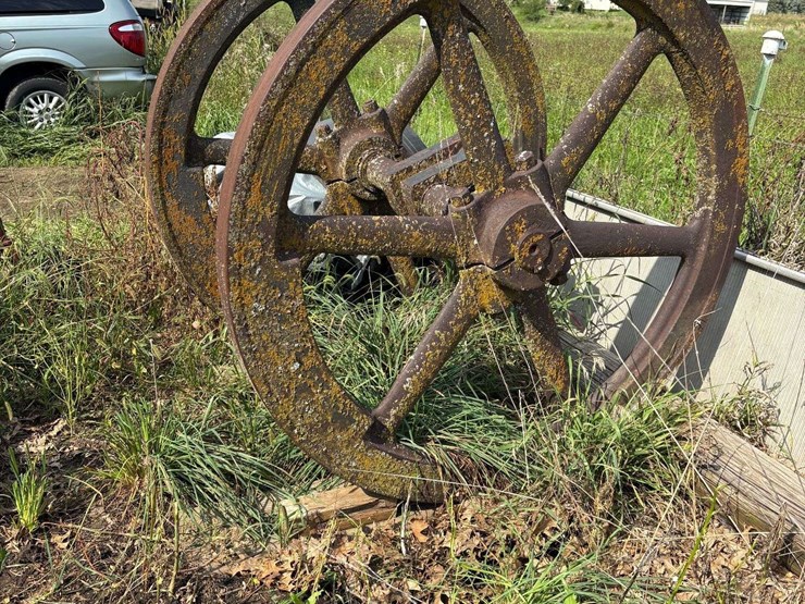 blackbear-25hp-base-&-flywheels-image-2