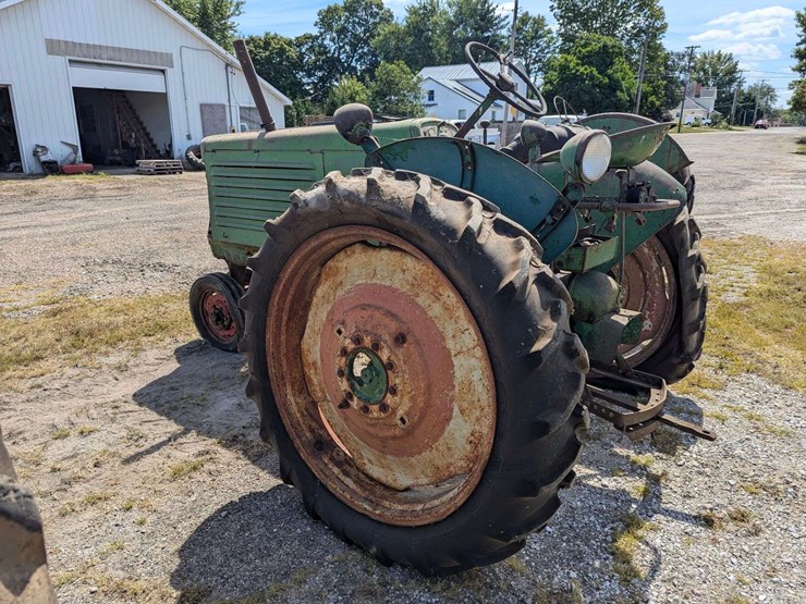 oliver-row-crop-"66"-image-10