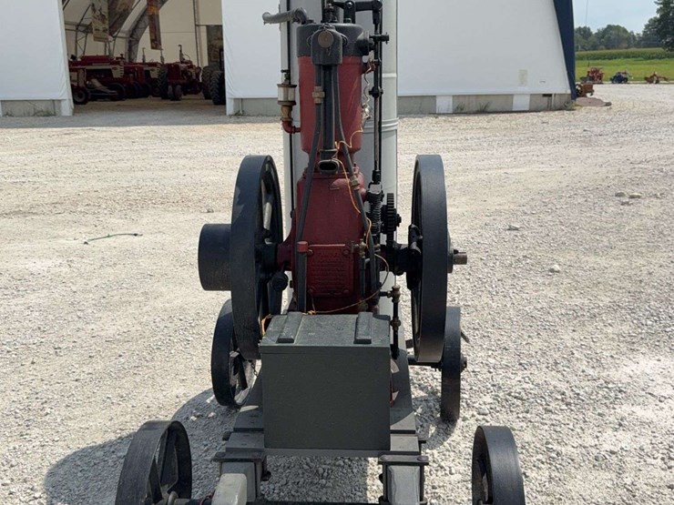 2-hp-international-harvester-“famous”-vertical-engine-with-cooling-tank-image-8