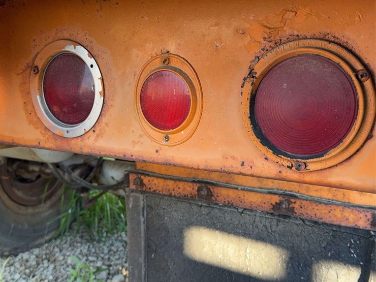 monon-van-trailer-image-39