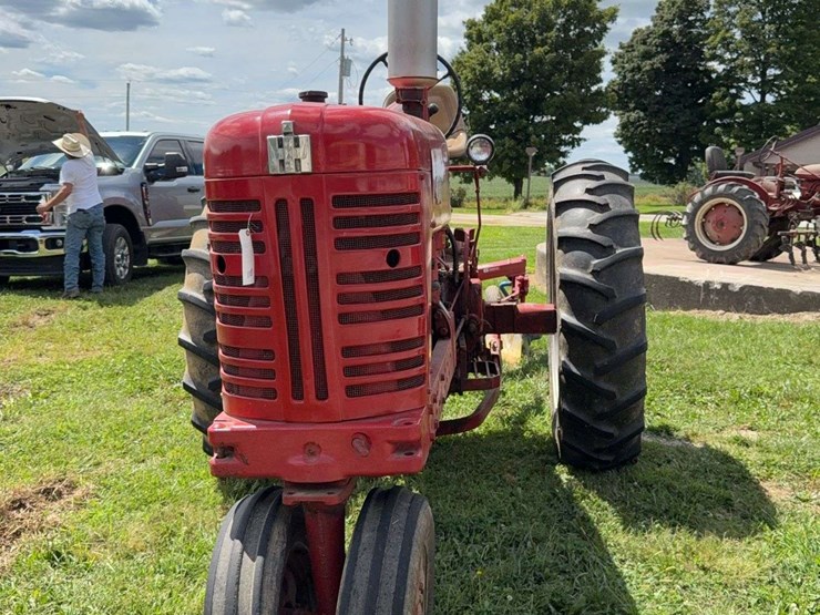 farmall-400-image-11