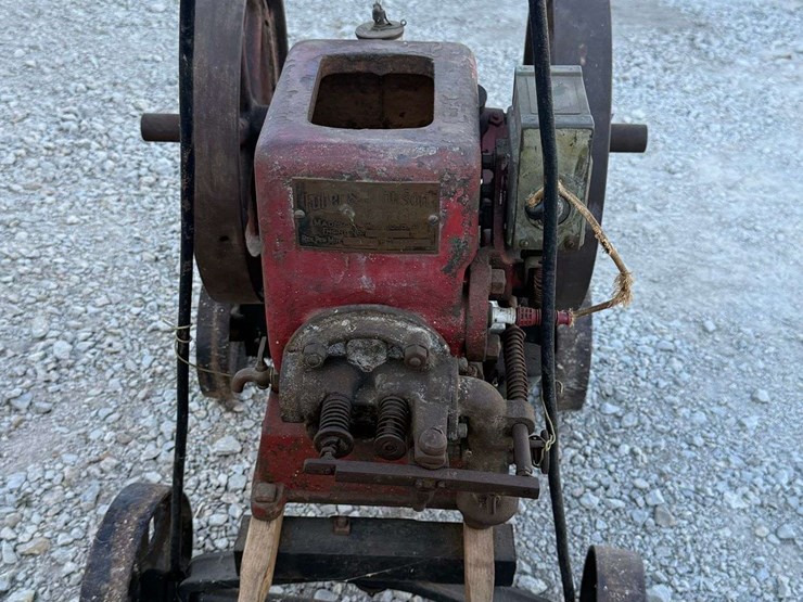 fuller-&-johnson-2-hp-hit-&-miss-engine-on-truck-cart-image-3