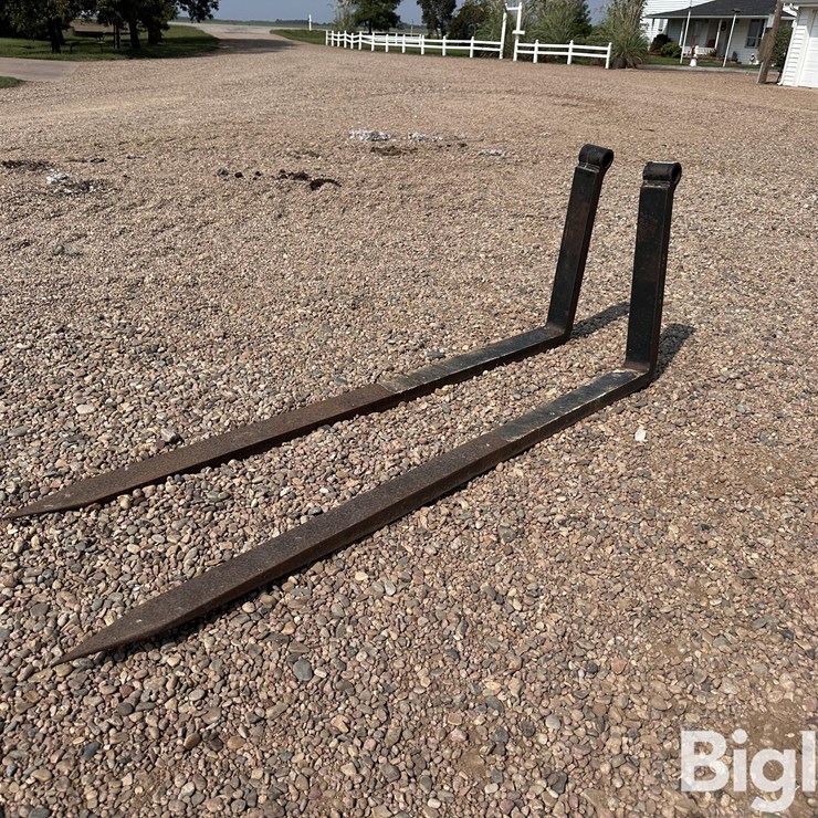 Arrow Pallet Forks