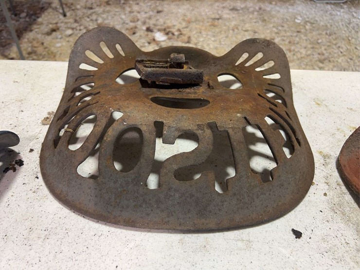 (3)-cast-iron-seats-image-11