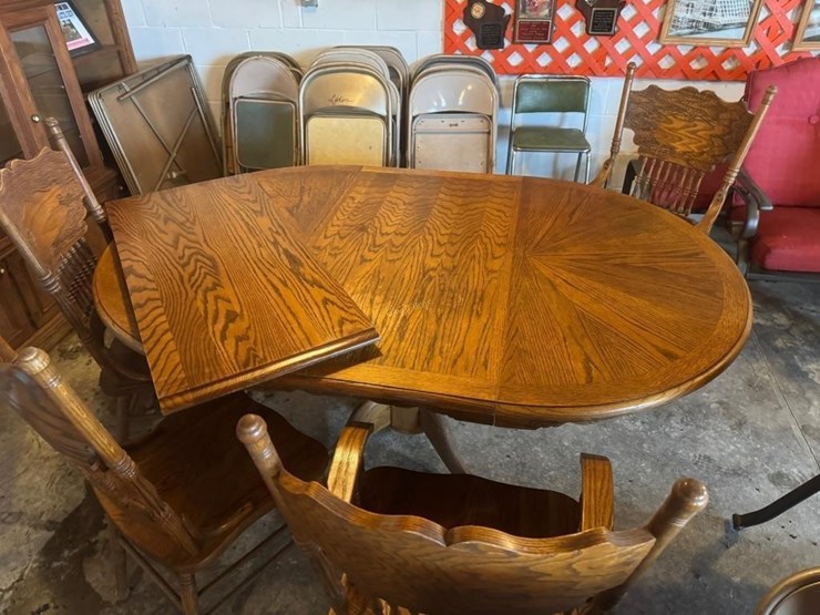 oak-table-&-4-chairs-image-3