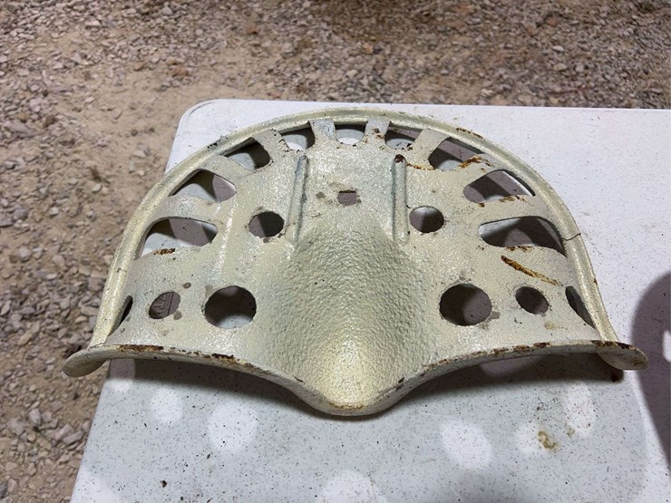 (3)-cast-iron-seats-image-5