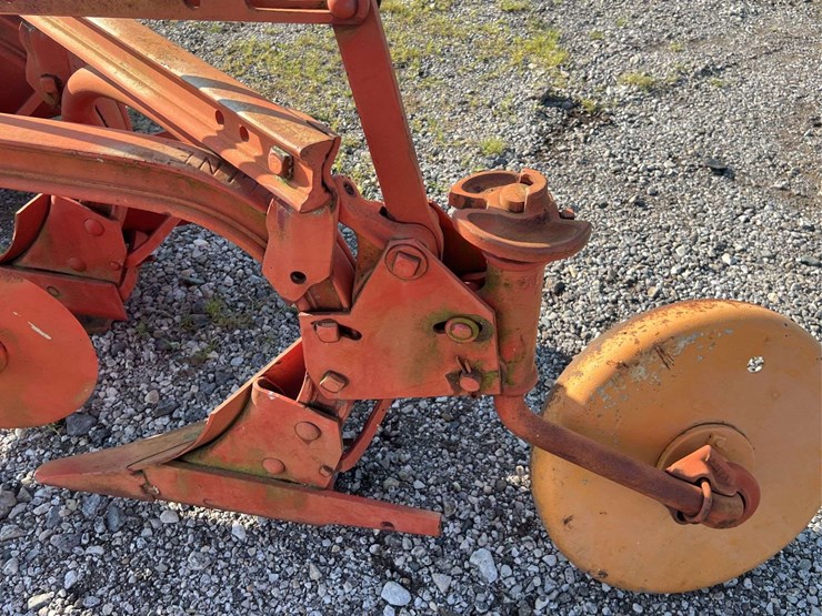 moline-5-bottom-plow-image-14