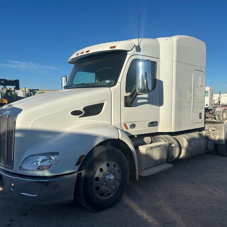 2016 PETERBILT 579