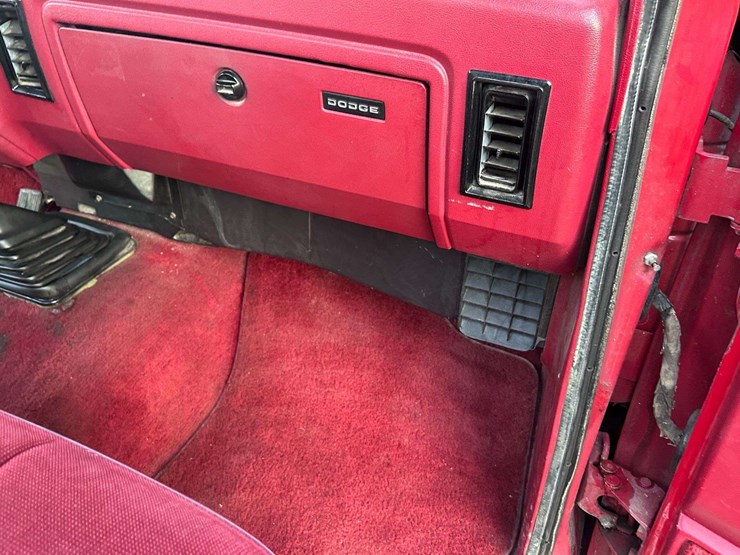 1991-dodge-d250-image-53