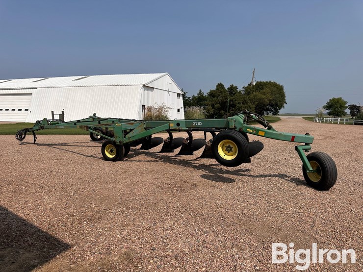 john-deere-3710-image-8