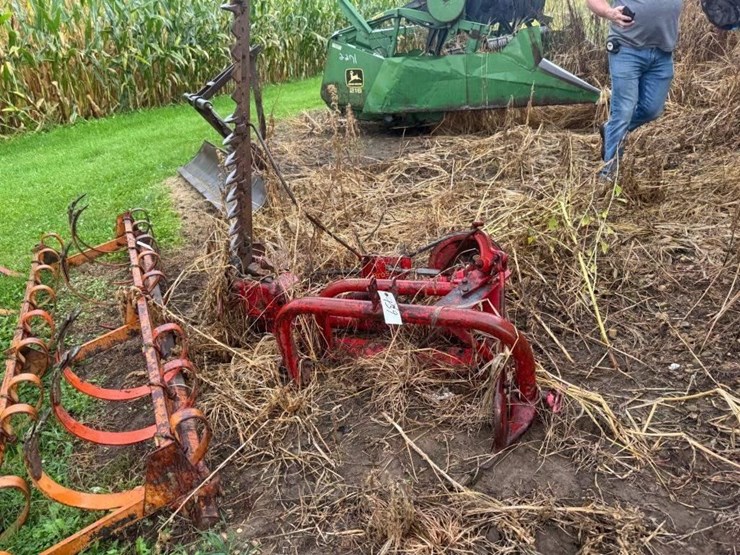 massey-ferguson-sickle-bar-mower-image-2
