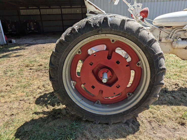 mccormick-farmall-c-demonstrator-image-13
