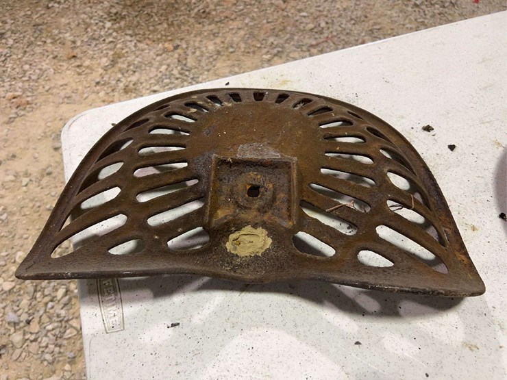 (3)-cast-iron-seats-image-5