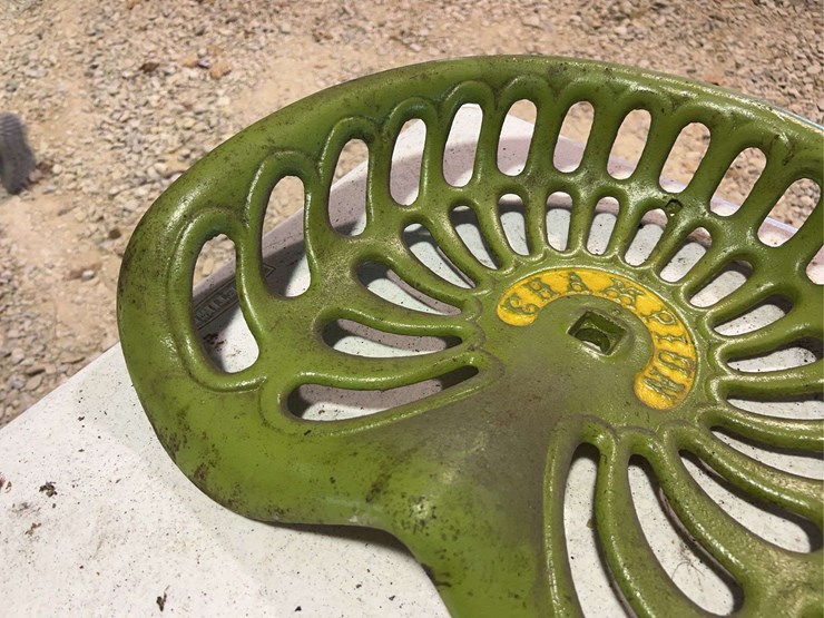 (2)-cast-iron-seats-image-3