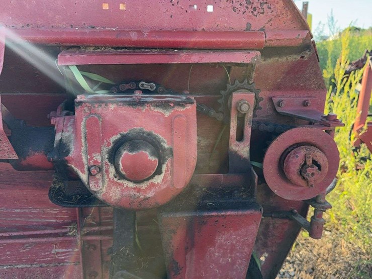 international-manure-spreader-image-20