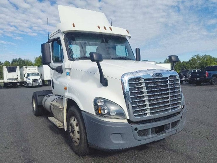 2018-freightliner-cascadia-125-image-1